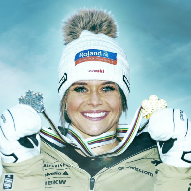 Corinne mit zwei Medaillen nach einem Rennen